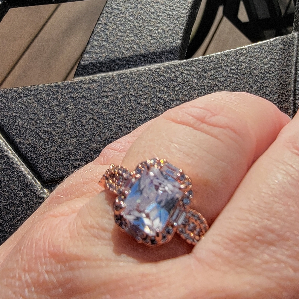 Bomb party lab created cubic zirconia rose gold plating ring size 8